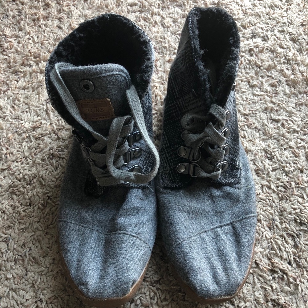 TOMS ankle length boots size 5.5